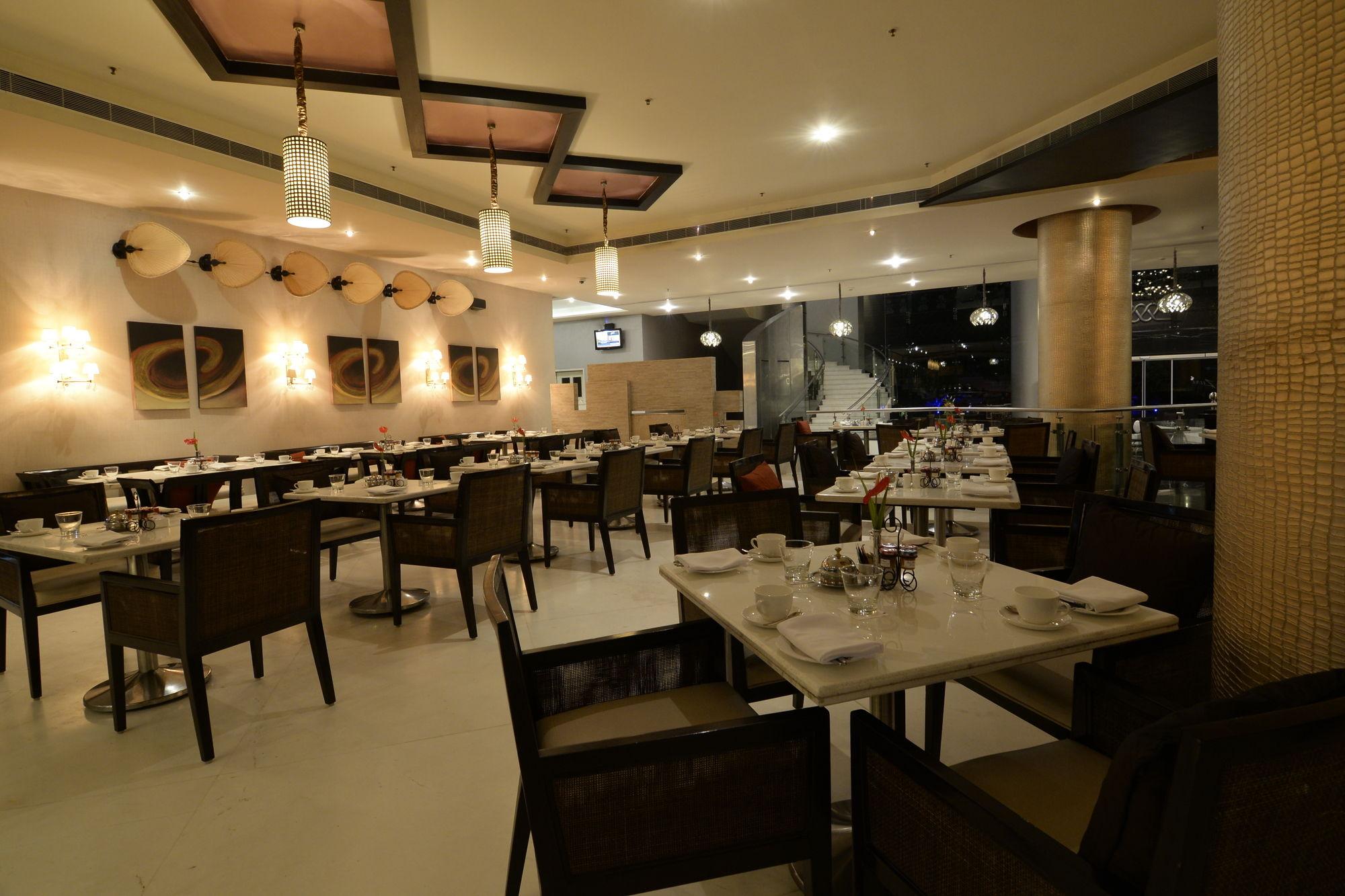 Hotel The Zuri Whitefield Bengaluru Bangalore Exterior foto